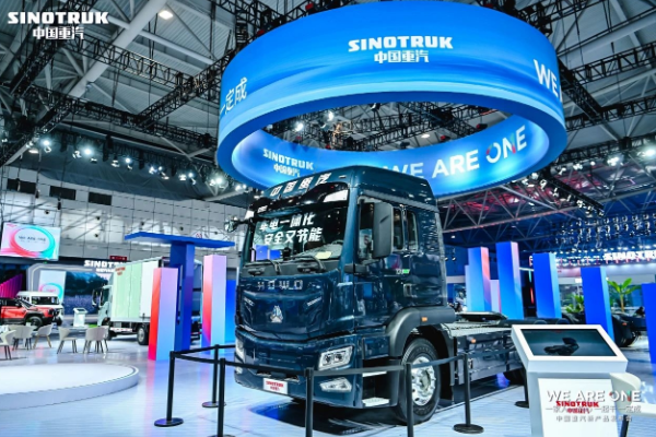 New Launches丨Three Electric Vehicles from Sinotruk Take the Stage!