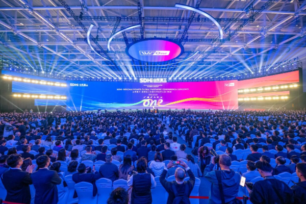 Tech Empowered, Future Equipped| Shandong Heavy Industry · Weichai Power Global Partners Conference Opens in Qingdao